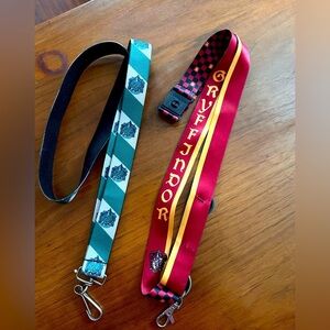 Universal The wizarding world of Harry Potter 2 Lanyards Slytherin & Gryffindor